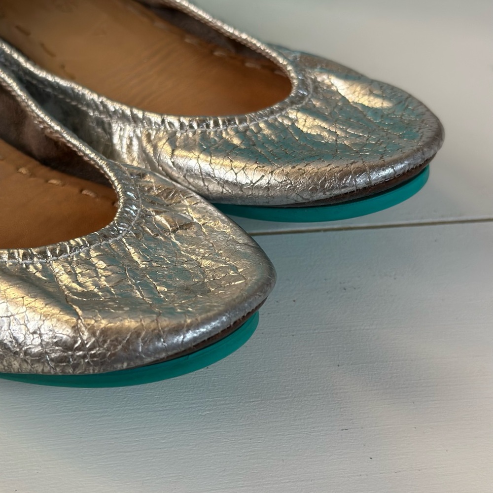 Tieks Size 7 Silver Screen - Picture 5 of 8